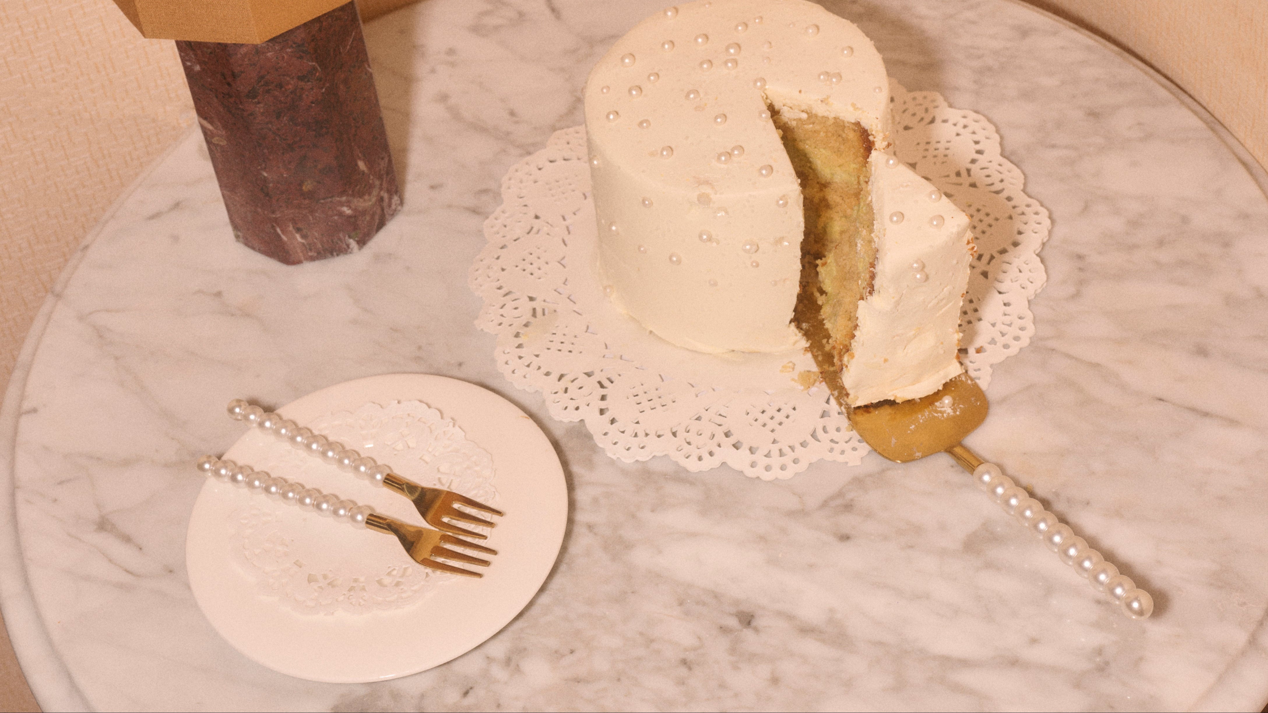Pearl Cake Server + Pearl Forks
